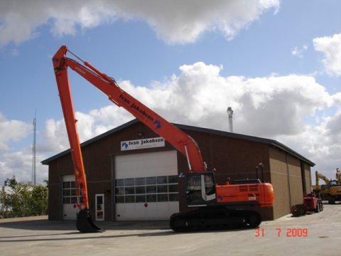 Hitachi - 22 meter arm