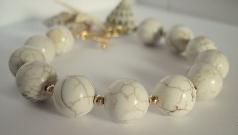 Armbnd m. Hvid Turkis