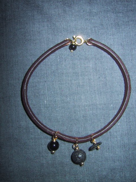 Lderarmbnd med lava-sten og Onyx