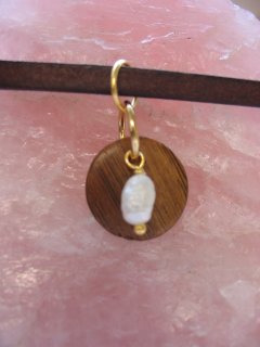 Smuk,glat trmnt med lille ferskvandsperle.