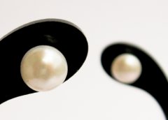 Simple white dots