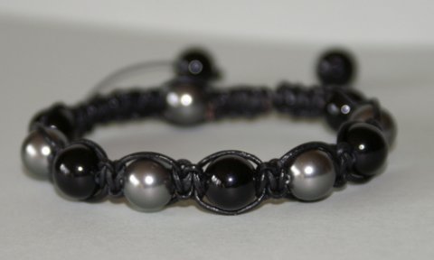 Sort onyx og gr swarovski-perler