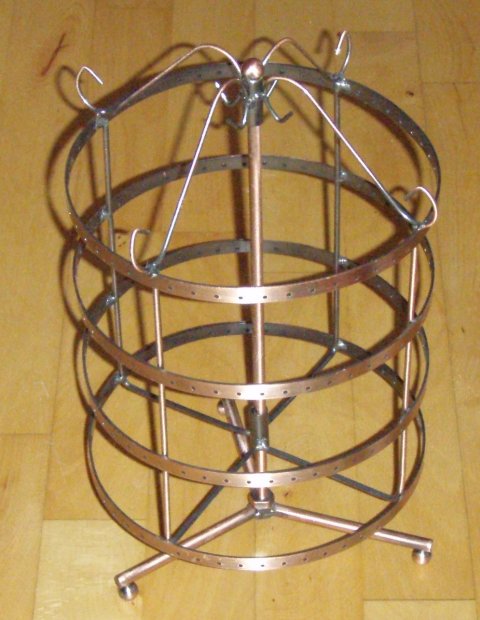 karrusel til reringe - 96 stk., 35 cm.  b, ca. 20 cm. 5 cm. afstannd mellem hylderne