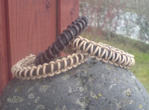 Armbnd med halehr fra din egen hest, dobbeltknyttet.