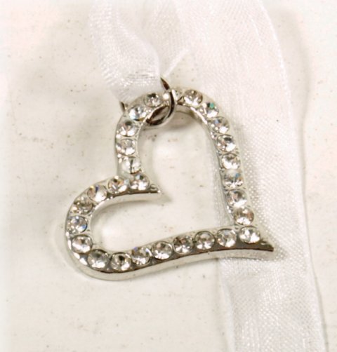 Heart w. beads and chiffon ribbon