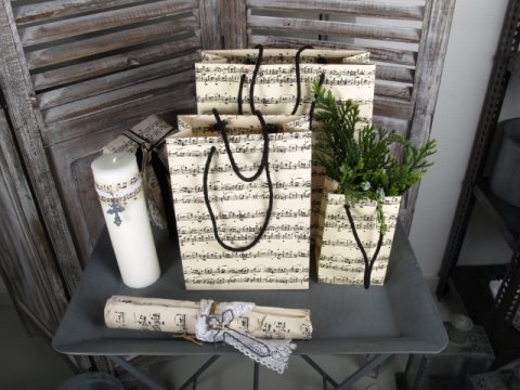 Giftbag w. musical nodes 30x25x10 cm