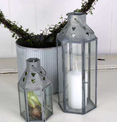 Hexagonal lantern w. hearts 15x8 cm