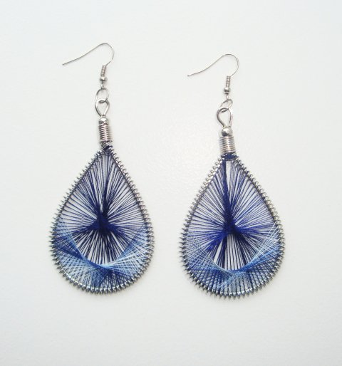 Deep Blue Thread Wrapped Tears reringe