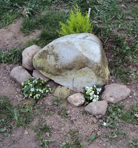 Jackie sin grav 19.04.2011