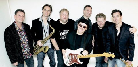 Lloyd Jones & Shaky Ground 