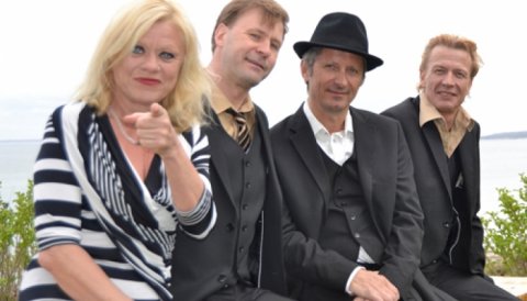 Pernille H&oslash;jmark & Det R&oslash;de Hav