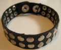 Smalt lderarmbnd med nitter