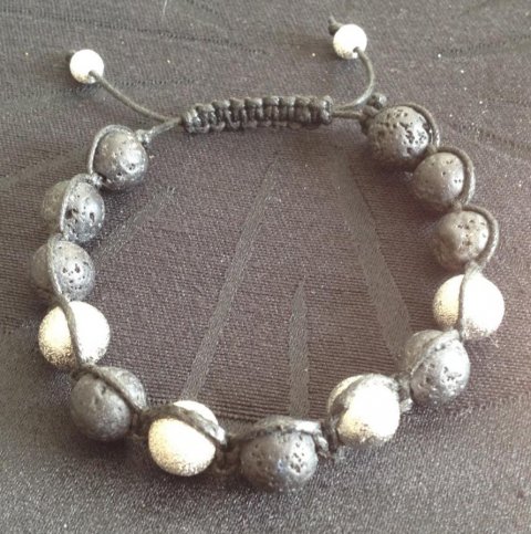 Knytet armbnd