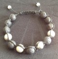 Knytet armbnd
