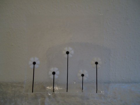 Fad med hvide blomster