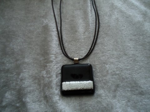 Glas vedh�ng med sterling s�lv