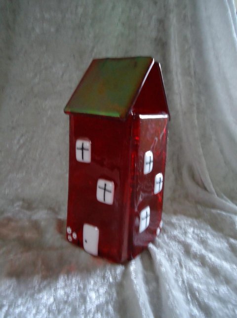 R�dt hus med plads til lys (4 sidet)