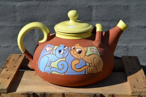 Teapot with cat - big