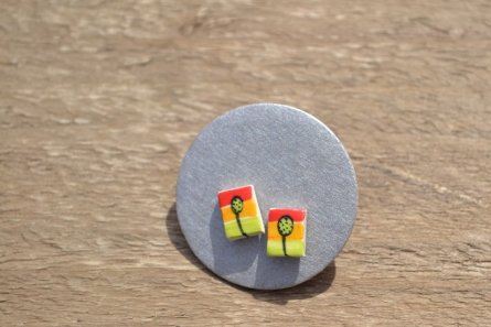 Red/orange/green with flower