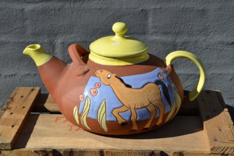 Teapot with horse - big