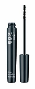 NON-SMUDGE MASCARA