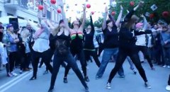Flash-Mob, Distortion, Sommer 2012.