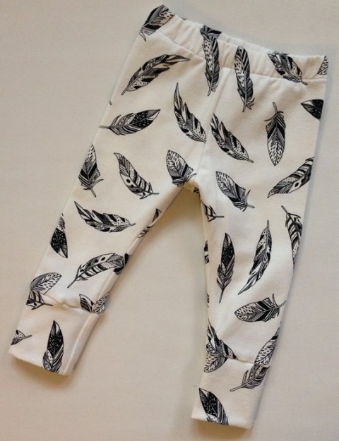 Leggins med fjer STR 68