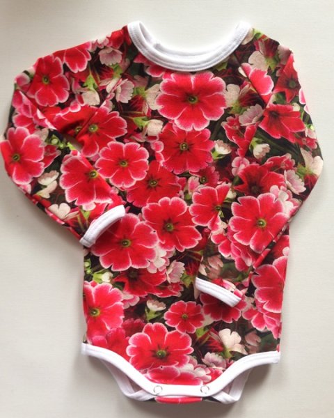 body med blomster str 68