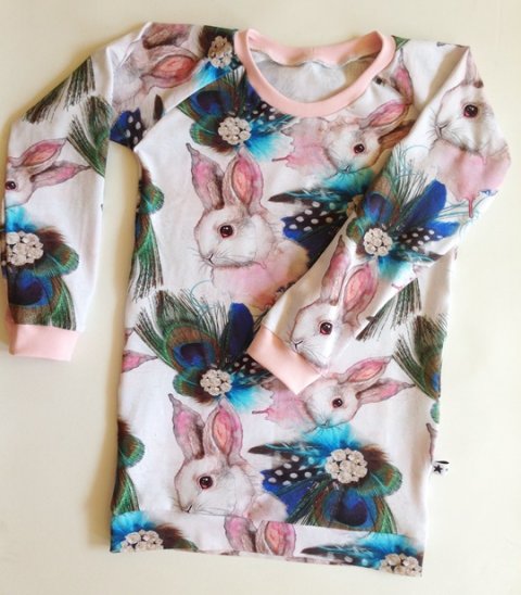 bluse i duset farver