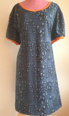kjole med vanddrber
