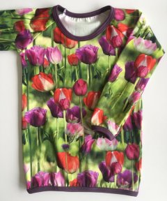 bluse med tulipaner STR 116
