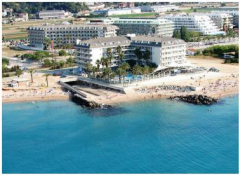 Vi skal bo et 4 stjernet hotel lige ved vandet!